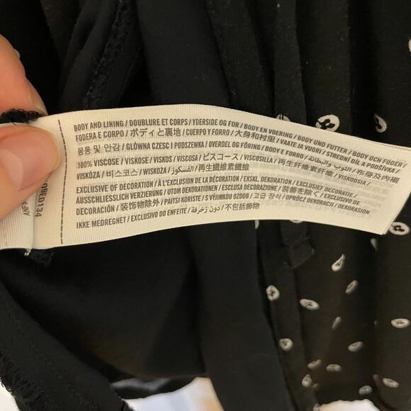 Abercrombie and Fitch Black Floral Wrap Dress XS - Picture 6 of 9